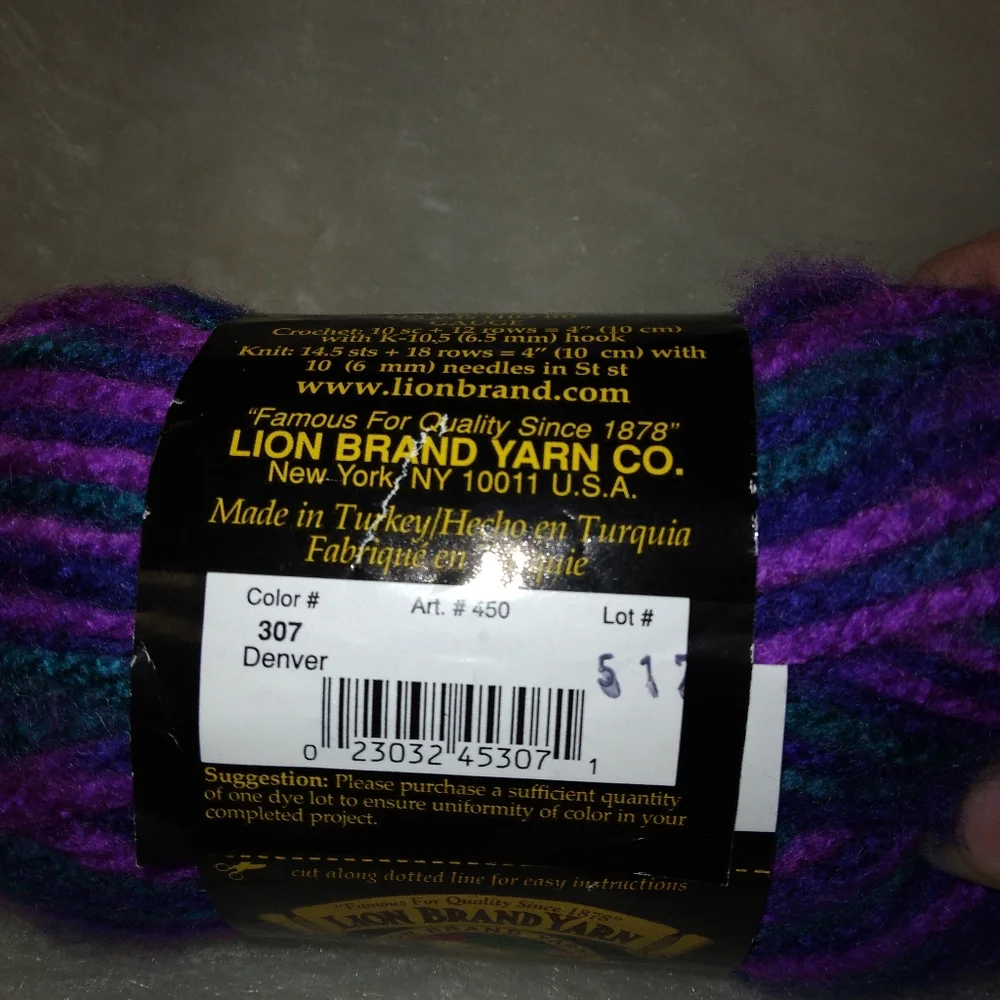 YARN Lion Brand Jiffy Quick & Easy Mohair Look Yarn 100% acrylic
